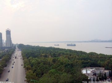 京雄高速公路(北京段)京深路立交钢混组合梁桥面板宣告全部浇筑完成
