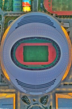 湖北省十六运会首场群众体育类足球比赛在宜昌举行