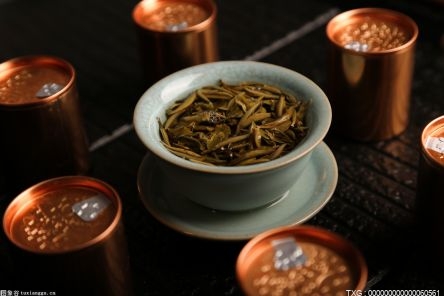 经常喝什么茶可以达到减肥排毒的效果 荷叶茶有什么食疗价值？