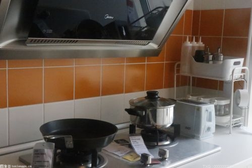 为什么高层住户家里的厨房会有油烟倒灌现象 怎么解决厨房油烟倒灌现象 油烟有什么危害？