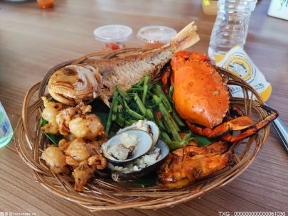 煮虾可以用凉水下锅吗 冷水下锅煮虾会怎么样 虾仁不能和哪些食物一起吃？